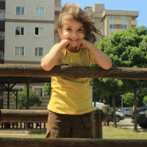 Bambini che osservano